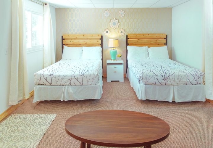 whispering-pines-motel-grand-bend-room-2